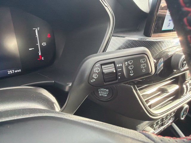 Certified 2025 Ford Escape ST-Line Select AWD/4WD image 19