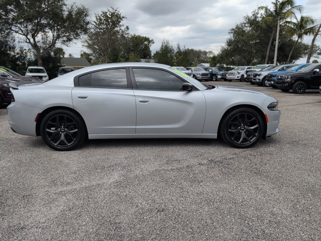 Used 2020 Dodge Charger SXT w/ Blacktop Package image 2