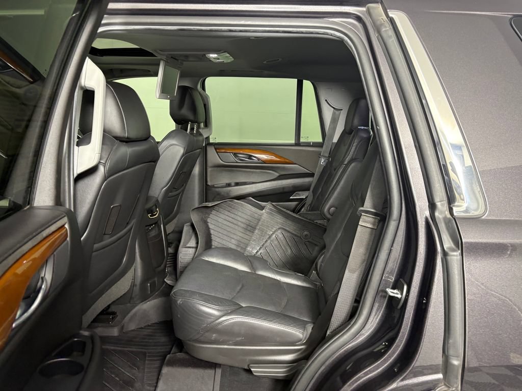 Used 2018 Cadillac Escalade Premium Luxury AWD/4WD image 29