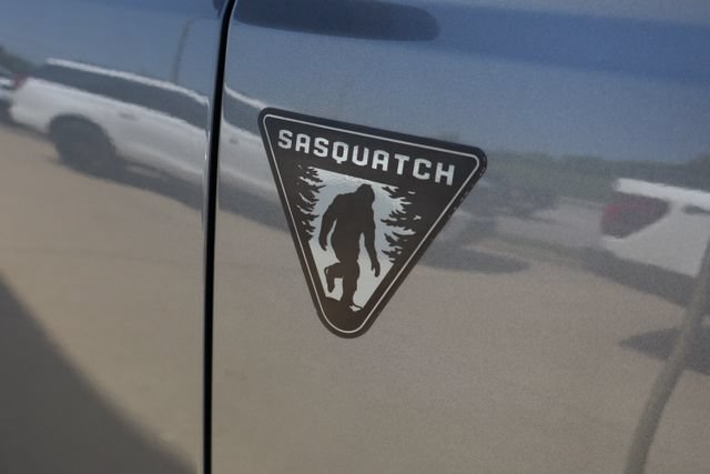 Certified 2025 Ford Bronco 2-Door w/ Sasquatch Package AWD/4WD image 9