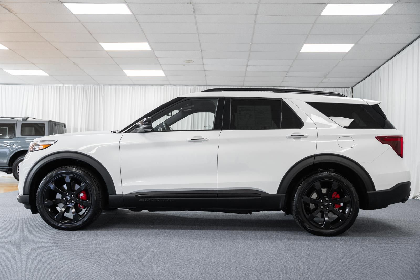 Certified 2024 Ford Explorer ST w/ Equipment Group 401A image 5