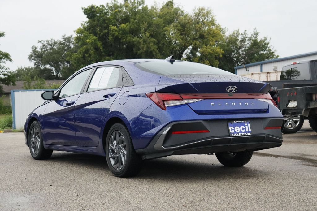 Used 2024 Hyundai Elantra SEL FWD image 31
