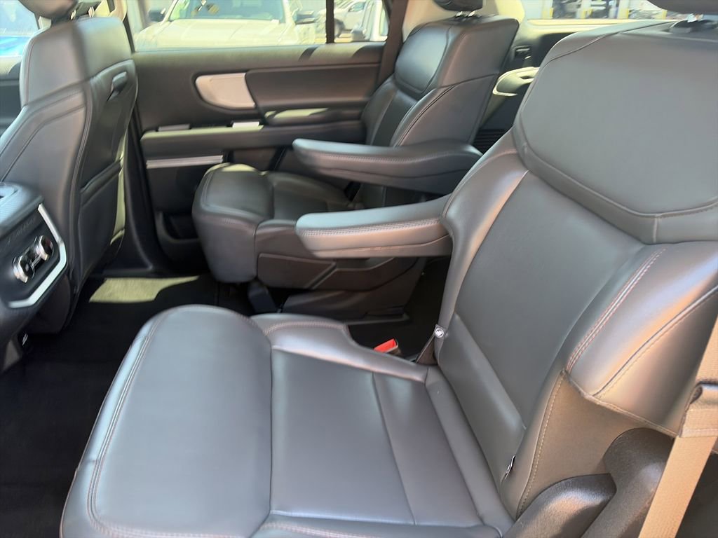Certified 2025 Ford Expedition Active AWD/4WD image 29