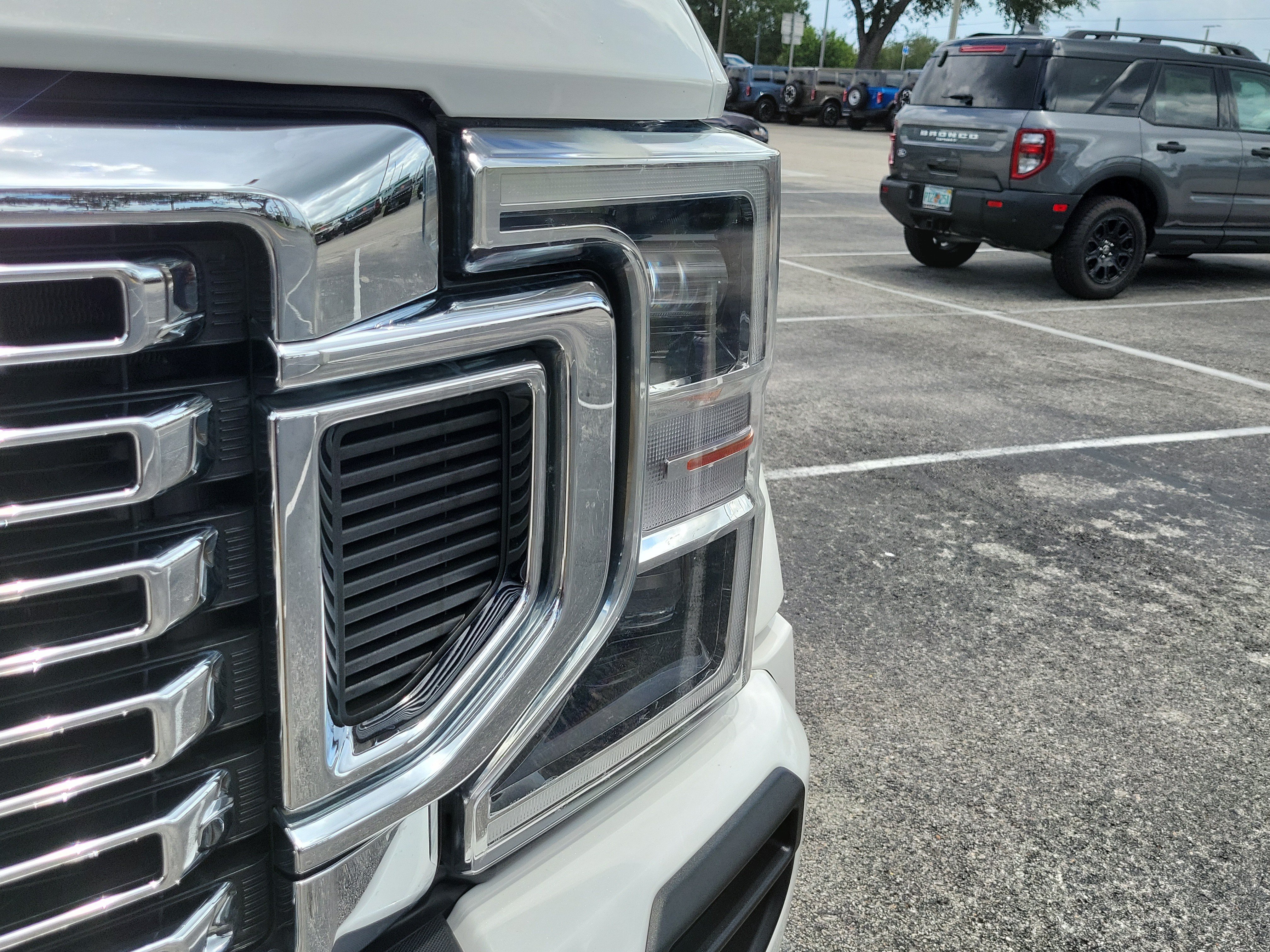 Certified 2022 Ford F450 Limited w/ FX4 Off-Road Package AWD/4WD image 3