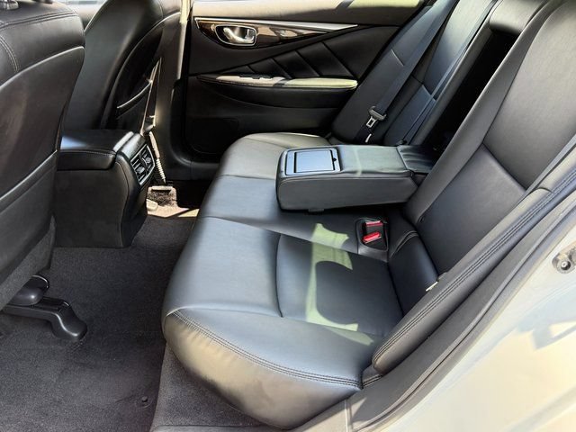 Used 2019 INFINITI Q50 Luxe w/ Essential Package (3.0T Luxe) AWD/4WD image 7
