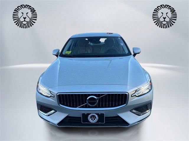 Used 2022 Volvo S60 T8 Inscription w/ Climate Package image 8