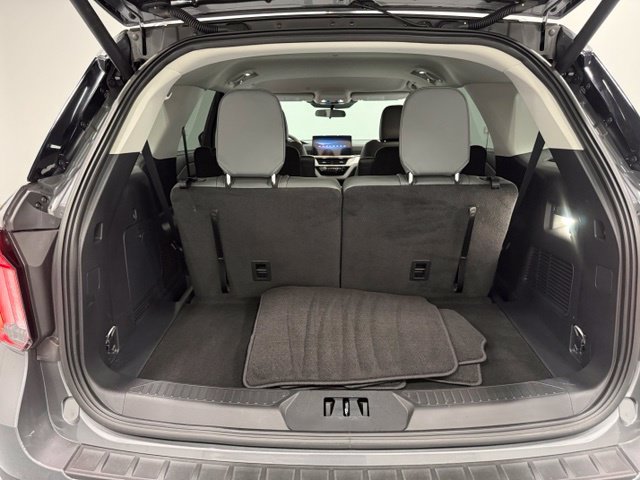 Certified 2026 Ford Explorer Active w/ Active Comfort Package RWD image 36