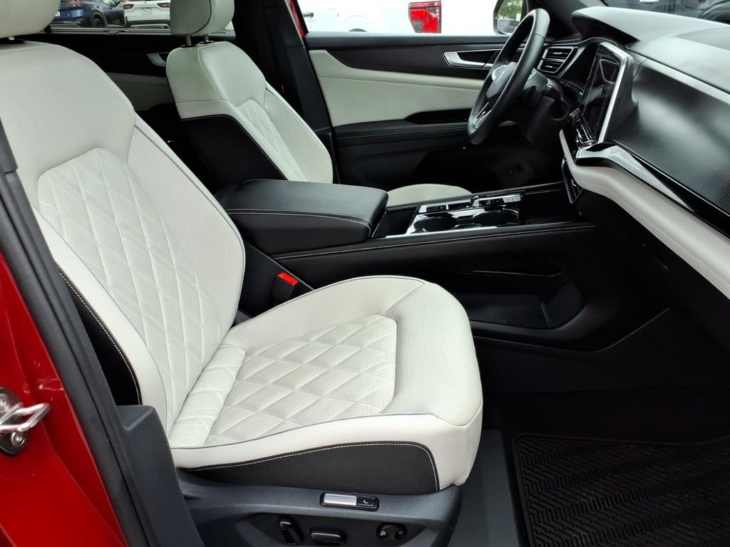 Used 2025 Volkswagen Atlas Cross Sport SEL Premium R-Line AWD/4WD image 6