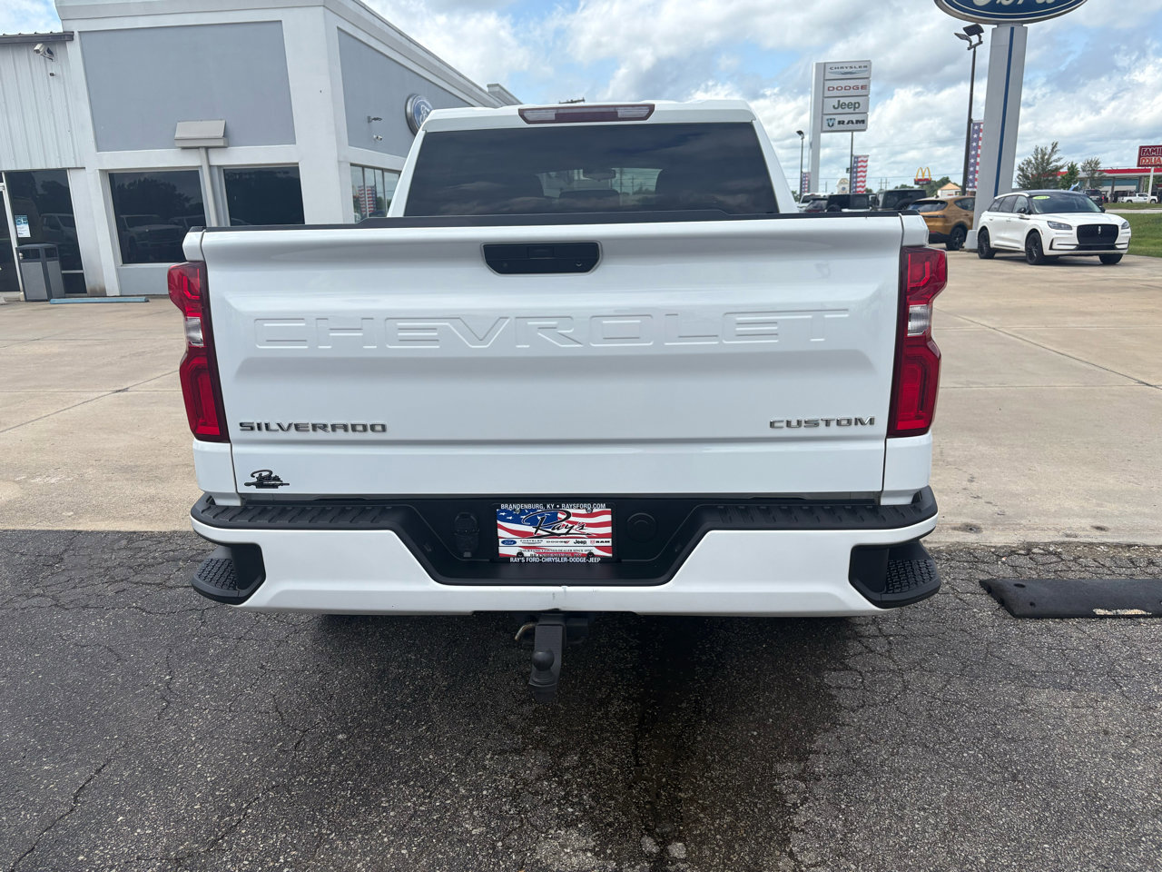 Used 2020 Chevrolet Silverado 1500 Custom w/ Custom Value Package image 9