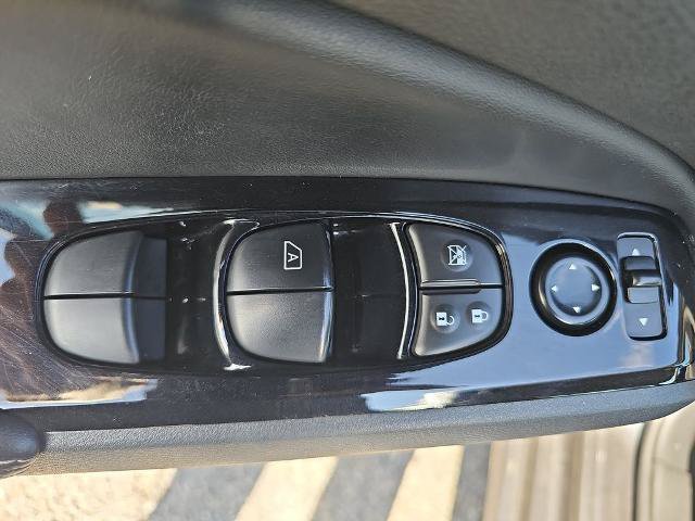 Used 2023 Nissan Altima 2.5 SV FWD image 25