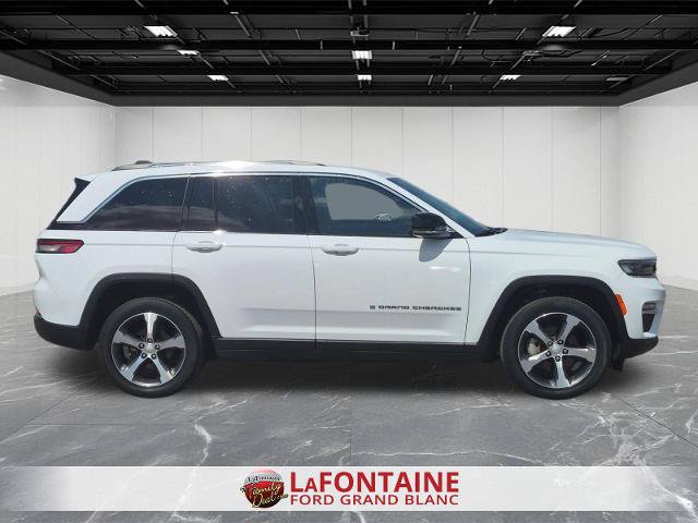 Used 2023 Jeep Grand Cherokee Limited w/ Trailer Tow Prep Group (B) AWD/4WD image 6