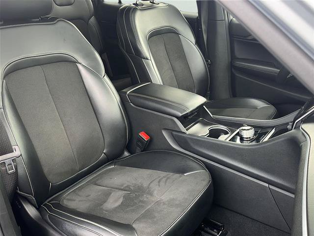 Used 2025 Jeep Grand Cherokee L Altitude AWD/4WD image 15