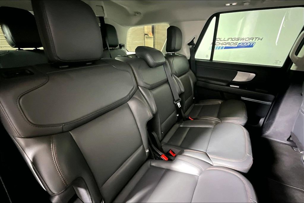 Certified 2025 Ford Expedition Active AWD/4WD image 22