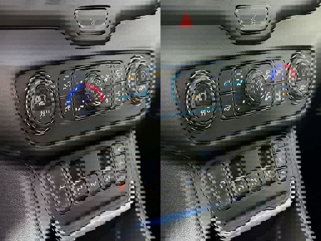 Used 2021 GMC Terrain SLE w/ Driver Convenience Package image 18