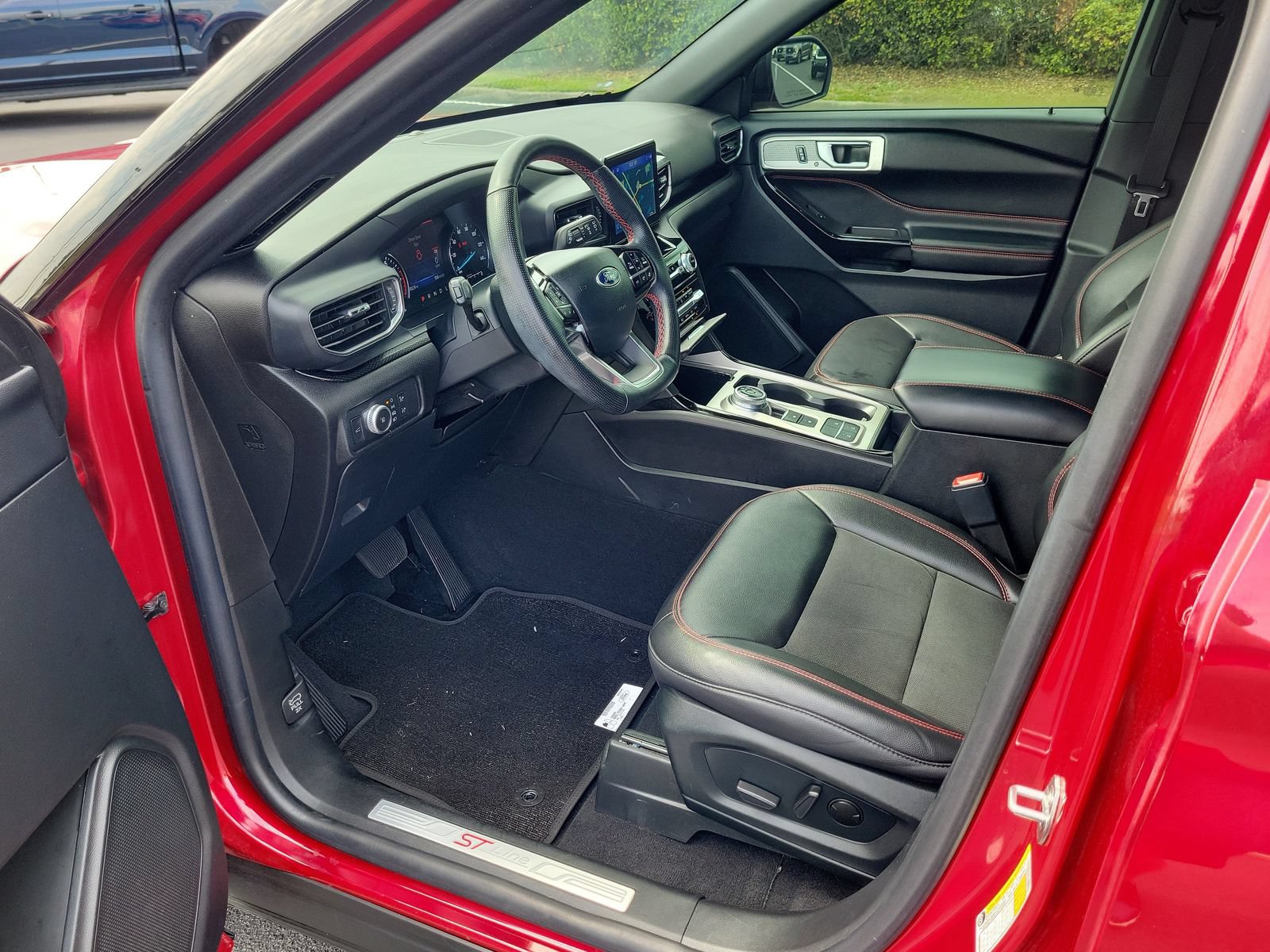 Certified 2022 Ford Explorer ST-Line w/ Class IV Trailer Tow Package RWD image 17
