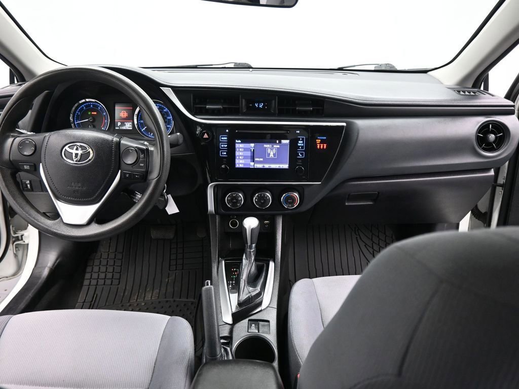 Used 2018 Toyota Corolla L image 43