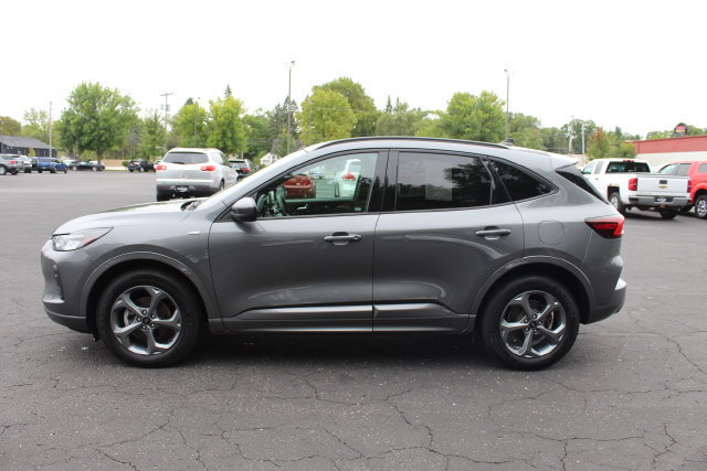 Certified 2023 Ford Escape ST-Line Select AWD/4WD image 9
