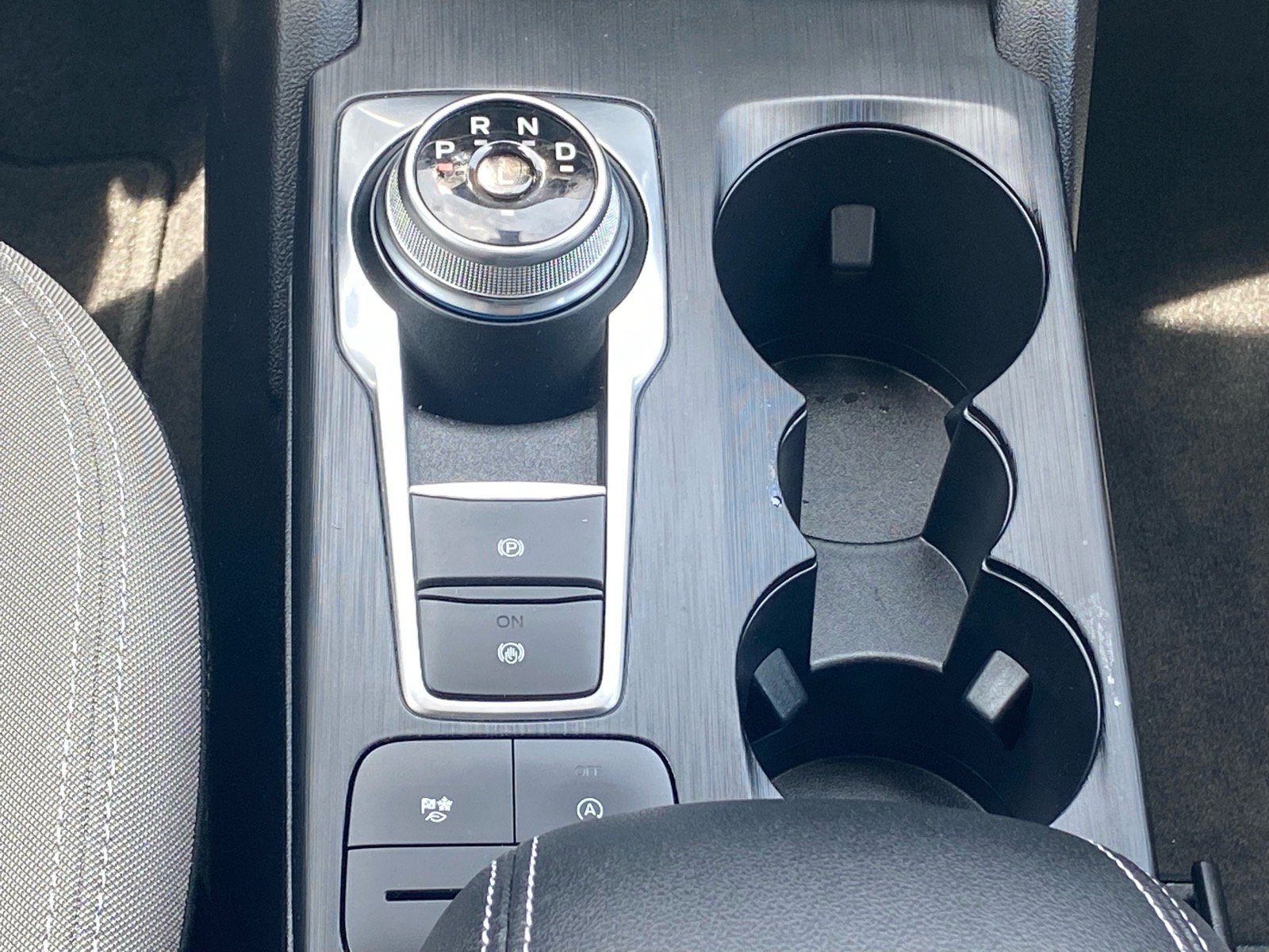 Certified 2022 Ford Escape SE w/ SE Sport Appearance Package FWD image 12
