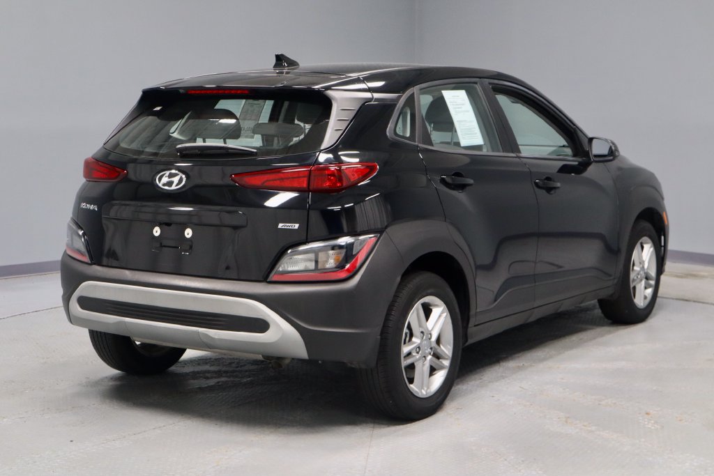 Used 2023 Hyundai Kona SE w/ Cargo Package AWD/4WD image 10