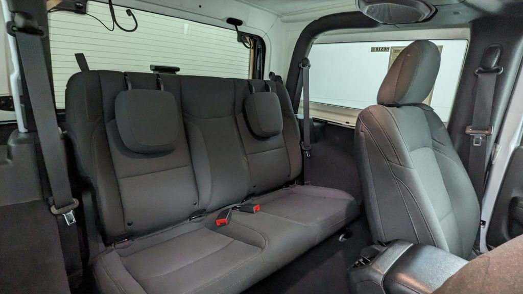 Used 2023 Jeep Wrangler Willys AWD/4WD image 31