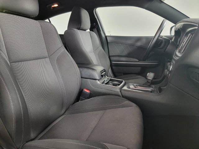 Used 2019 Dodge Charger SXT RWD image 17