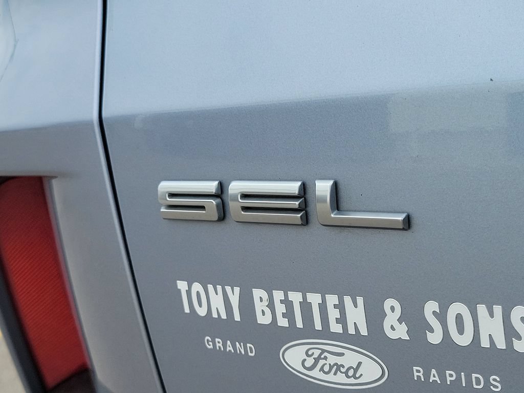 Certified 2022 Ford Escape SEL AWD/4WD image 7