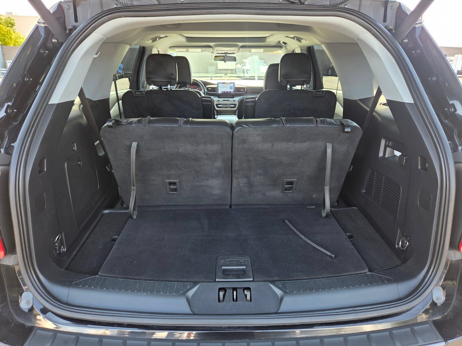 Certified 2023 Ford Explorer XLT w/ Equipment Group 202A RWD image 15