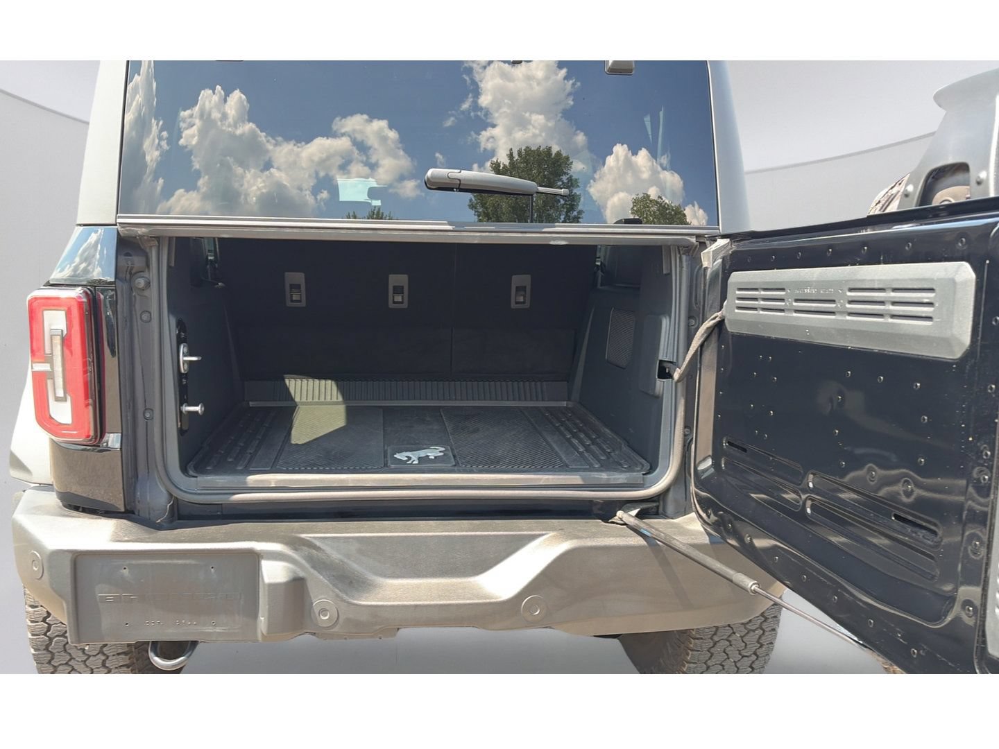 Certified 2025 Ford Bronco Outer Banks w/ Sasquatch Package AWD/4WD image 41