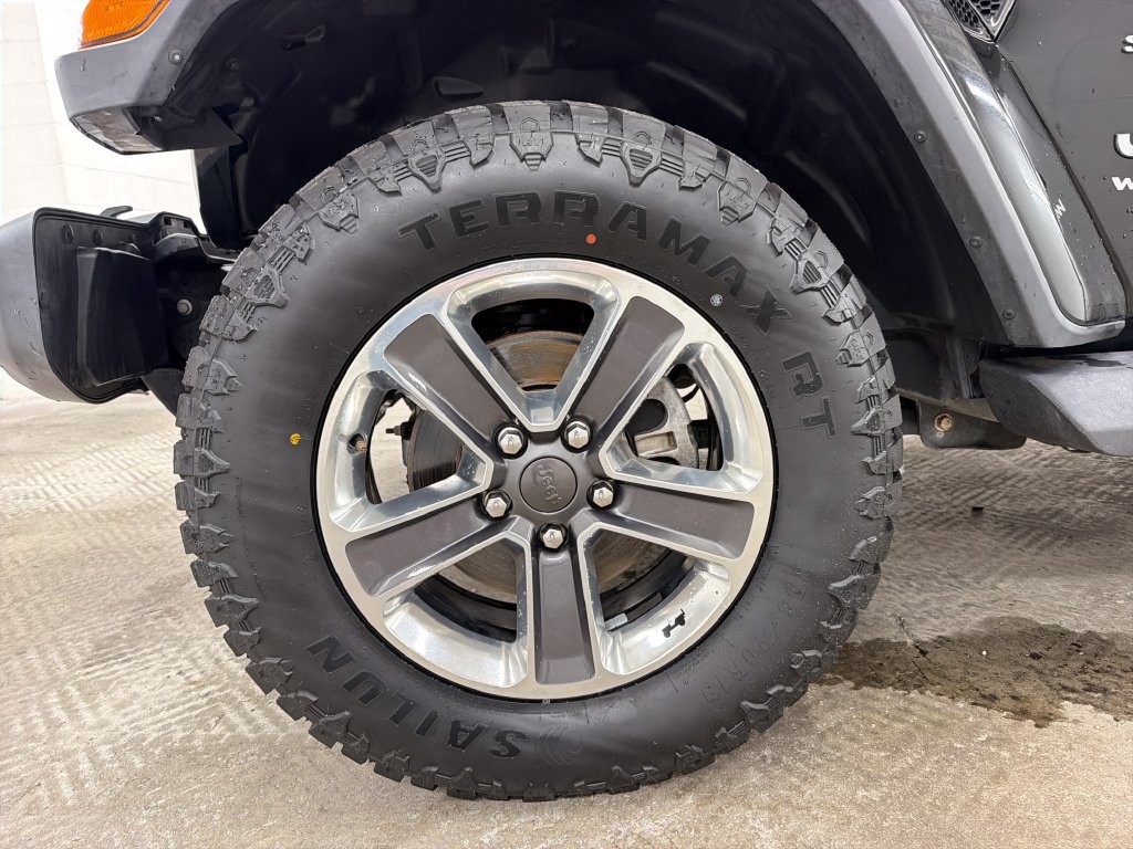 Used 2021 Jeep Wrangler Unlimited Sahara AWD/4WD image 13