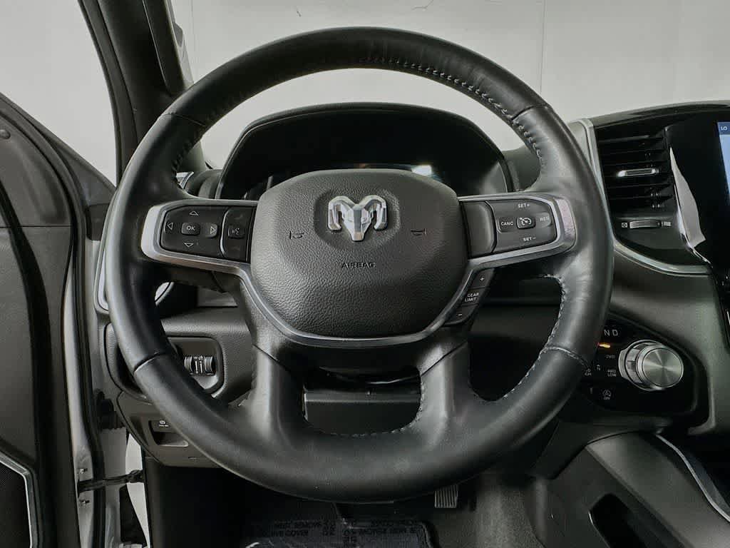 Used 2022 RAM 1500 Laramie AWD/4WD image 16