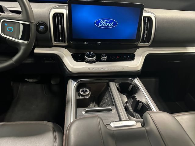 Certified 2025 Ford Expedition Active AWD/4WD image 11