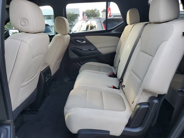 Used 2023 Chevrolet Traverse LS image 9