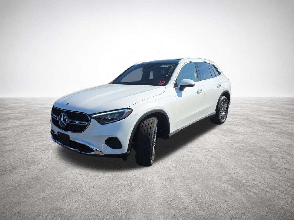 Used 2025 Mercedes-Benz GLC 300 4MATIC image 3