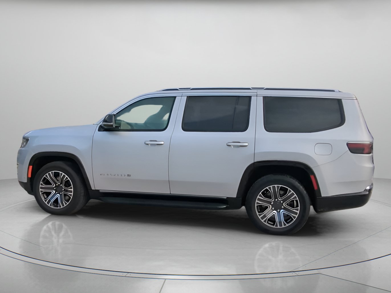 Used 2024 Jeep Wagoneer Series II w/ Flexible Seating Group RWD image 15