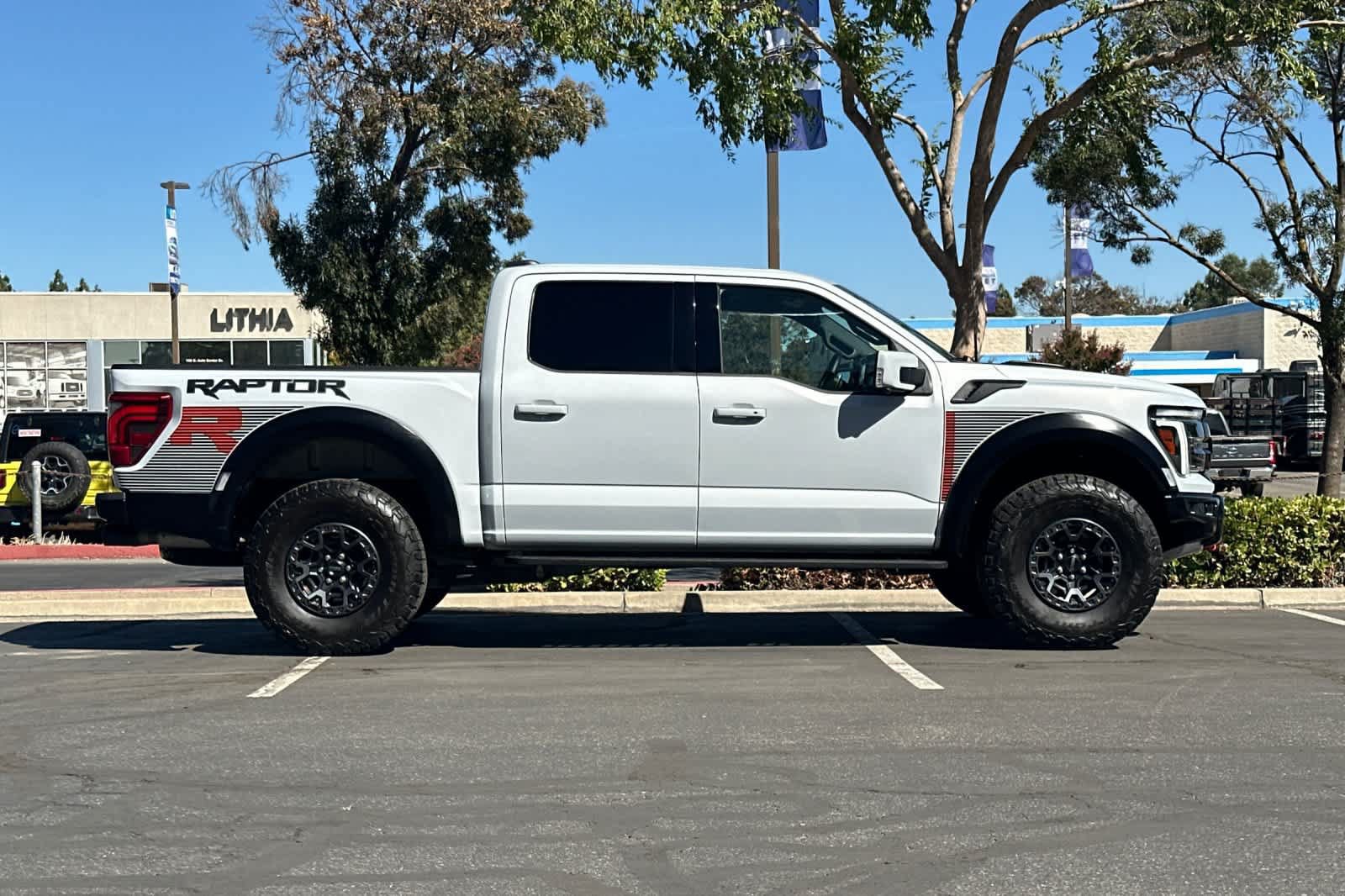 Certified 2025 Ford F150 Raptor w/ Equipment Group 803A Raptor R AWD/4WD image 9