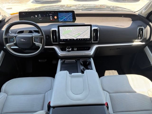 Certified 2025 Ford Expedition Platinum AWD/4WD image 12
