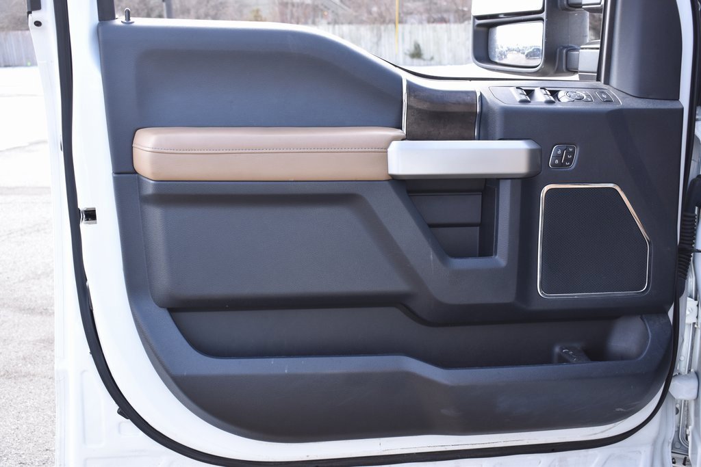 Certified 2022 Ford F250 Lariat w/ Lariat Ultimate Package image 9