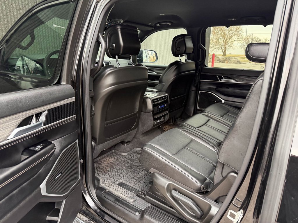 Used 2023 Jeep Wagoneer Series III w/ Convenience Group I image 15