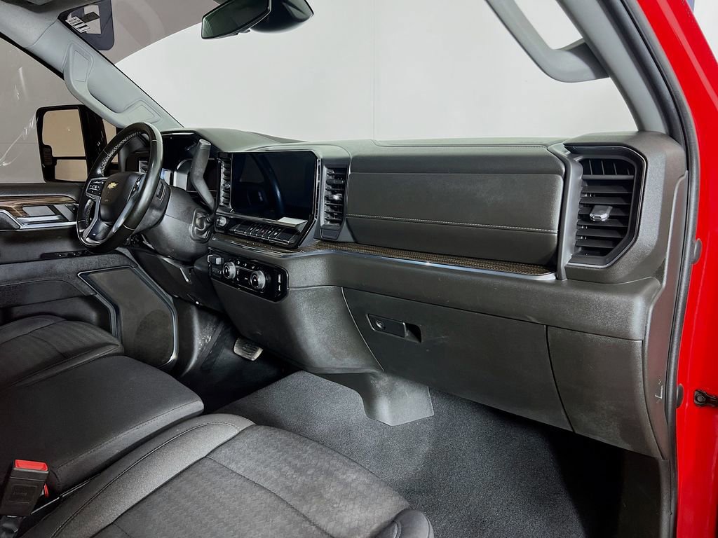 Used 2024 Chevrolet Silverado 2500 LT w/ Snow Plow Prep/Camper Package image 33