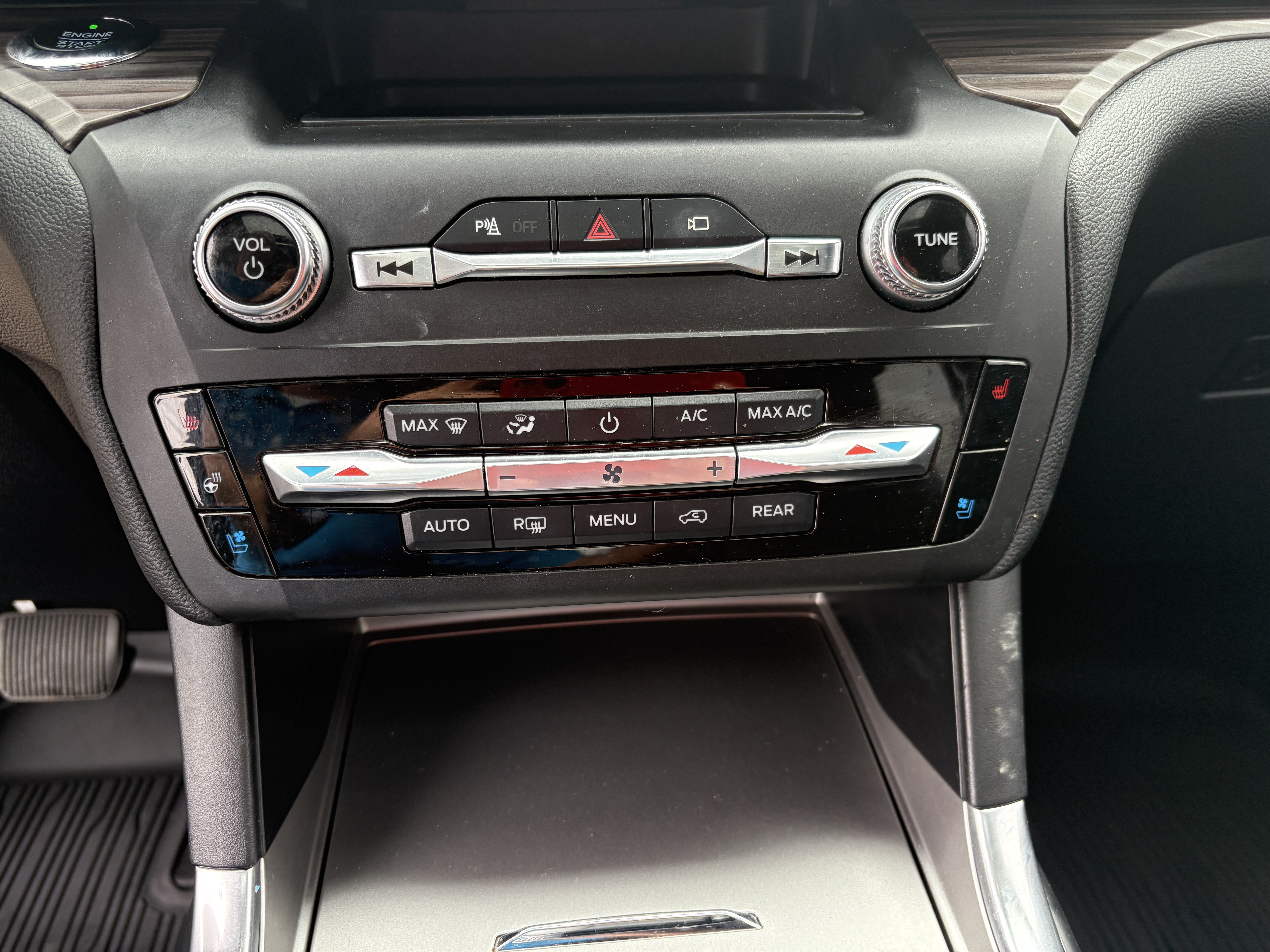 Certified 2020 Ford Explorer Limited AWD/4WD image 19