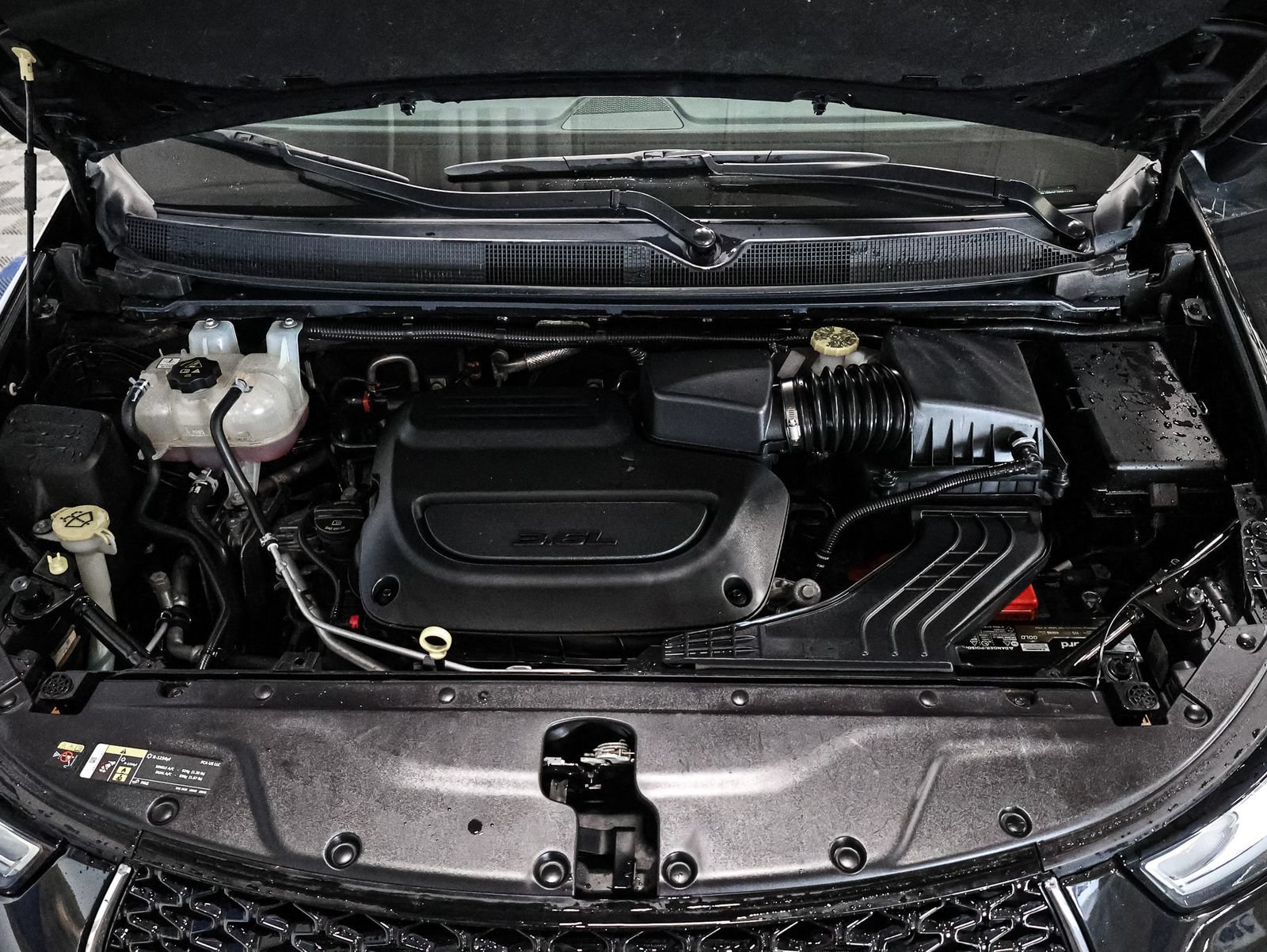 Used 2023 Chrysler Pacifica Touring-L FWD image 16