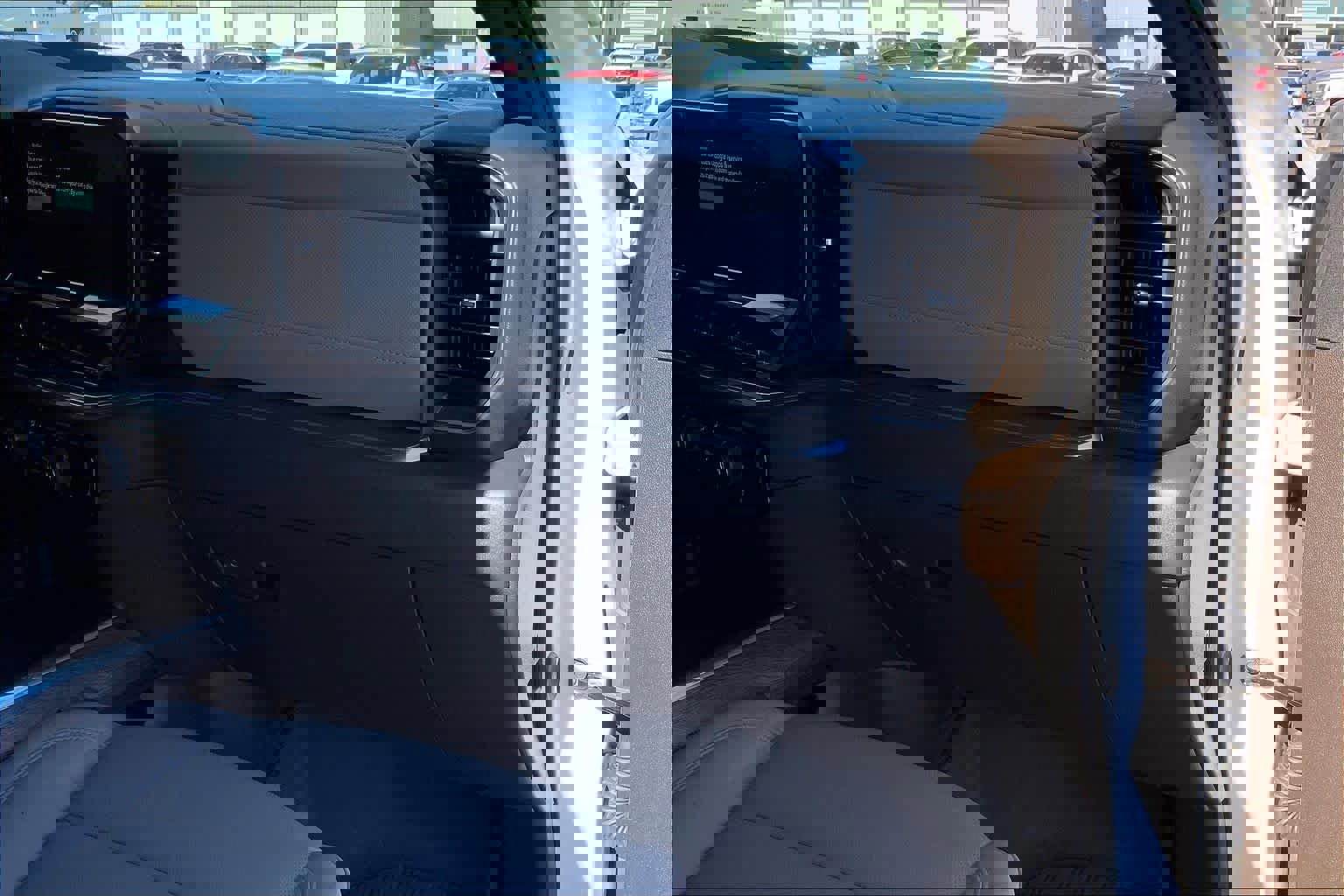 Used 2025 Chevrolet Silverado 3500 LTZ w/ LTZ Premium Package image 19