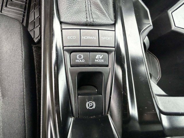 Used 2025 Toyota Camry LE FWD image 27