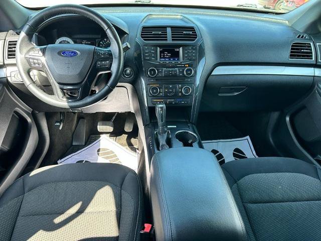 Certified 2017 Ford Explorer XLT FWD image 11