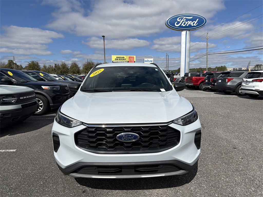 Certified 2025 Ford Escape ST-Line image 8