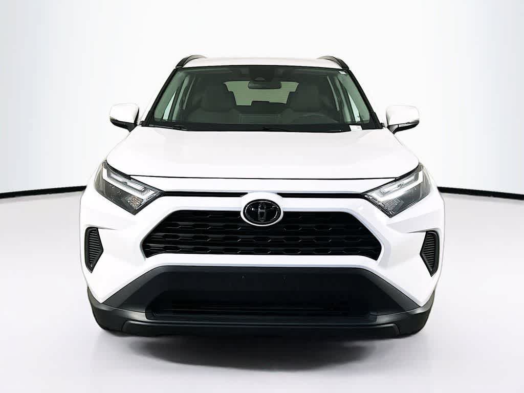 Used 2025 Toyota RAV4 XLE AWD/4WD image 6