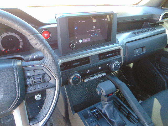 Used 2025 Toyota Tacoma TRD Sport AWD/4WD image 12