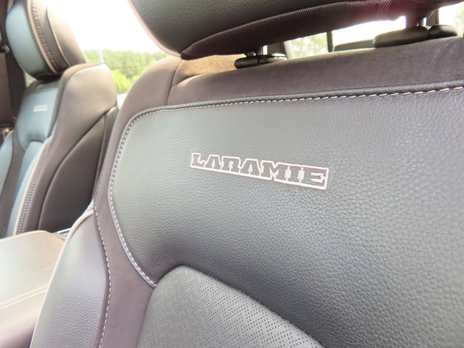 Used 2023 RAM 1500 Laramie AWD/4WD image 33