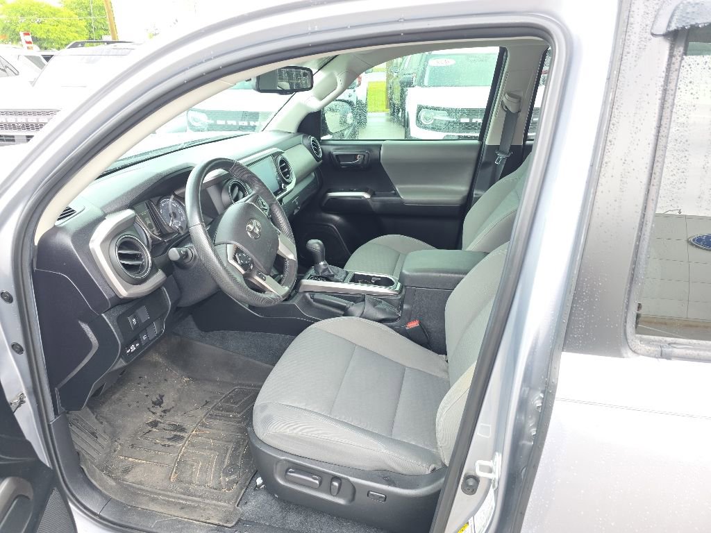 Used 2021 Toyota Tacoma SR5 RWD image 6