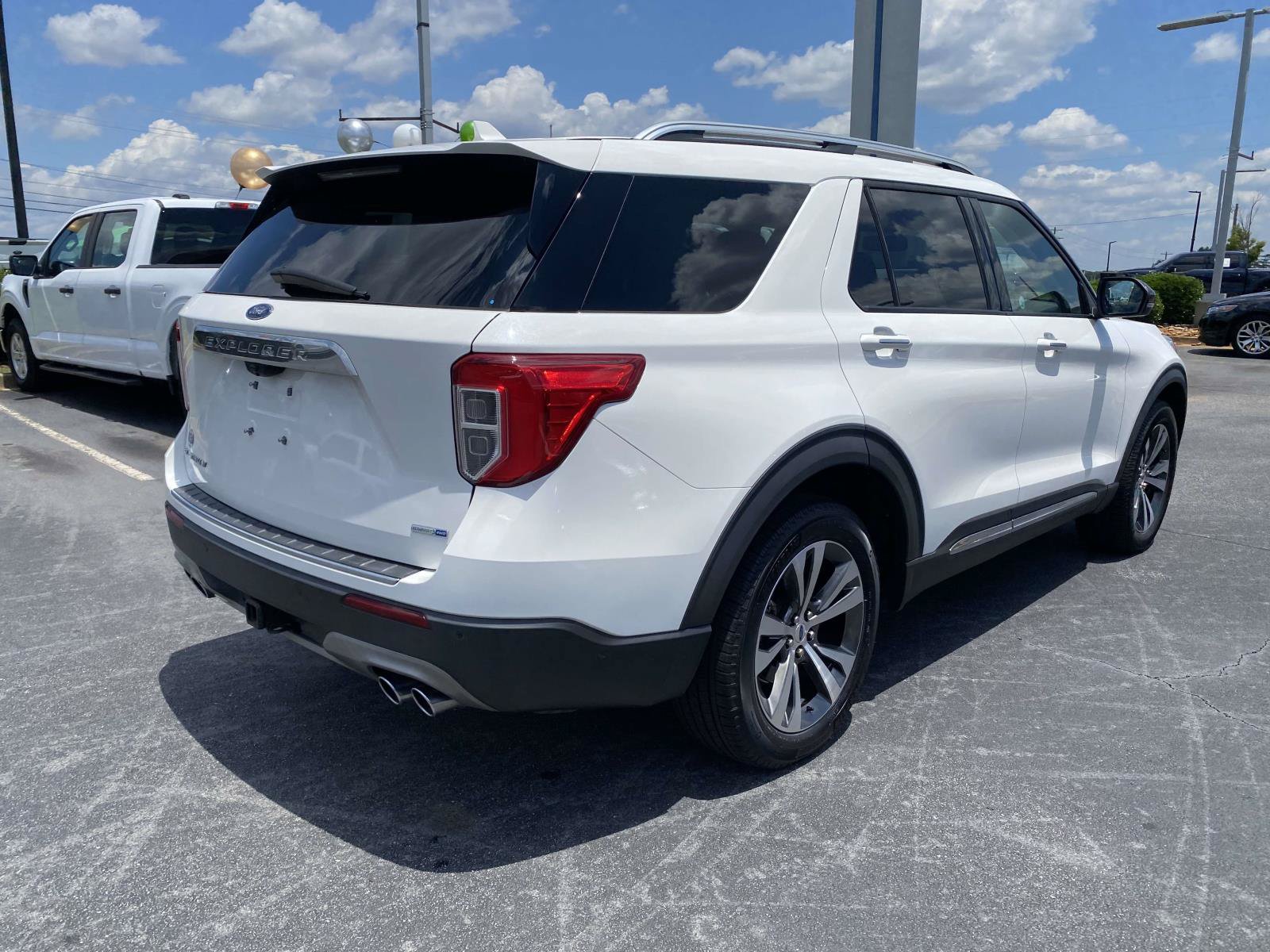 Certified 2020 Ford Explorer Platinum w/ Premium Technology Package AWD/4WD image 7